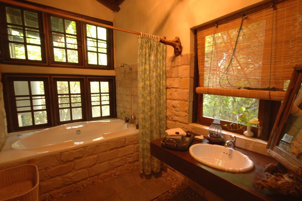 קנצ'נבורי Momchailai Forest Retreat מראה חיצוני תמונה